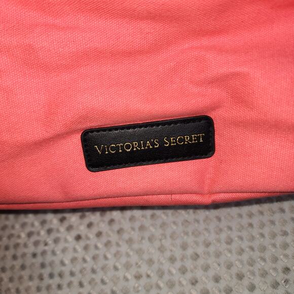 VICTORIA SECRETS NWT SECRET TRAVEL BAG - Picture 2 of 8